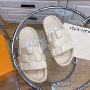 Шлепанцы Louis Vuitton F1373